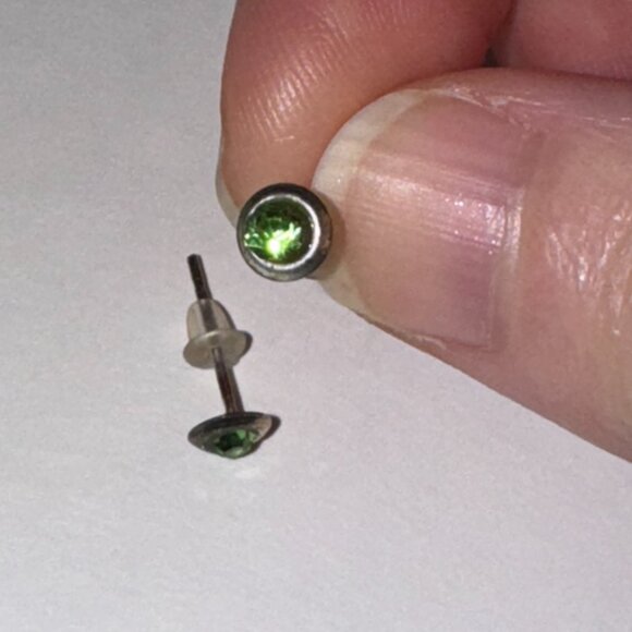 5 Mm Round Green Cz And Sterling Post Earrings - Picture 12 of 12